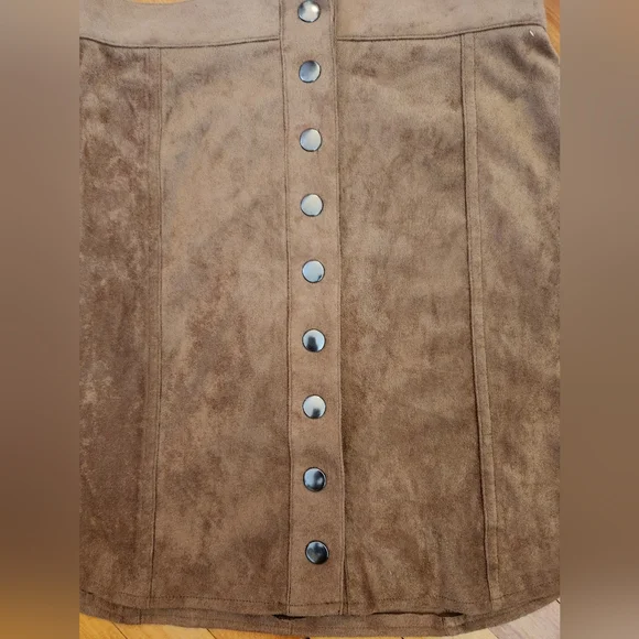 BB Dakota Faux Suede Mini Skirt - Picture 2 of 6